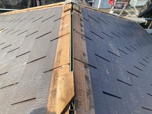 加古川市でスレート屋根をカバー工法で改修